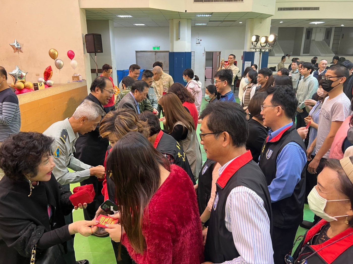中華醫事科大龍年團拜齊聚迎新春  發送開運錢母共祈校運昌隆好運龍來華醫