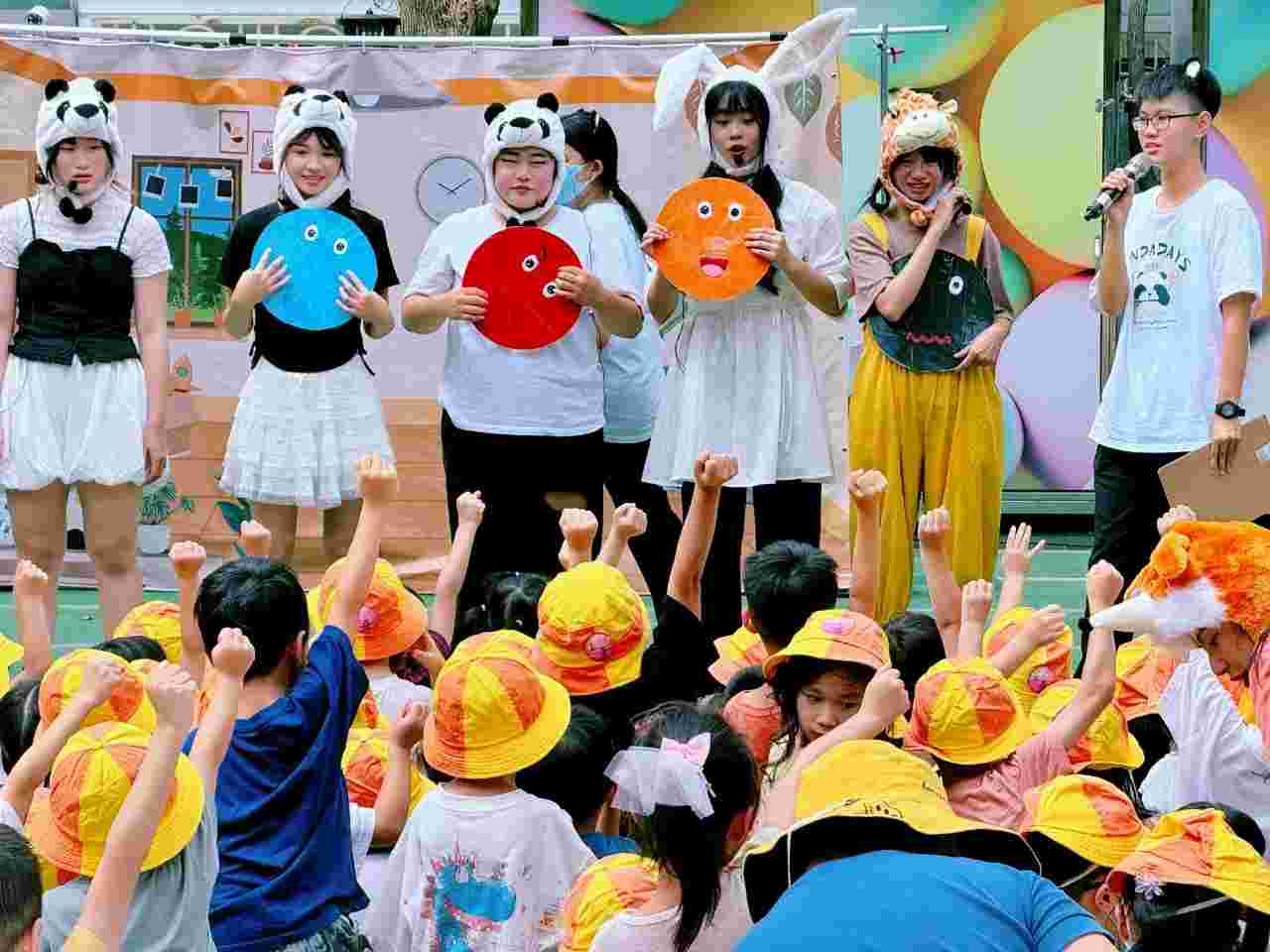 南應大幼保系公益兒童戲劇展演「2025童心飛揚─叢前有個熊嘟嘟」