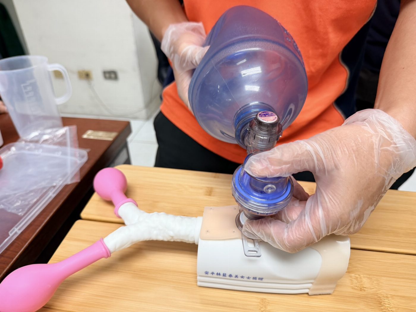 守護生命新里程！臺南市政府消防局獲贈「綜合氣道與止血訓練模組」 創傷急救教育訓練全面啟動