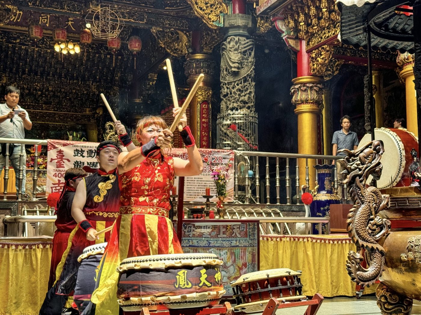 鼓動臺南龍躍世界，安平古堡400人百鼓齊鳴