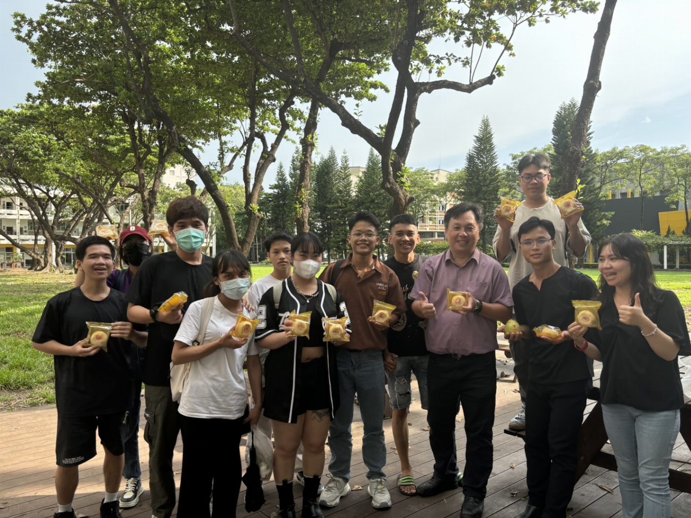 台南應用科技大學「國際專修部」為越南生舉辦中秋佳節同樂會「吃月餅、慶中秋」