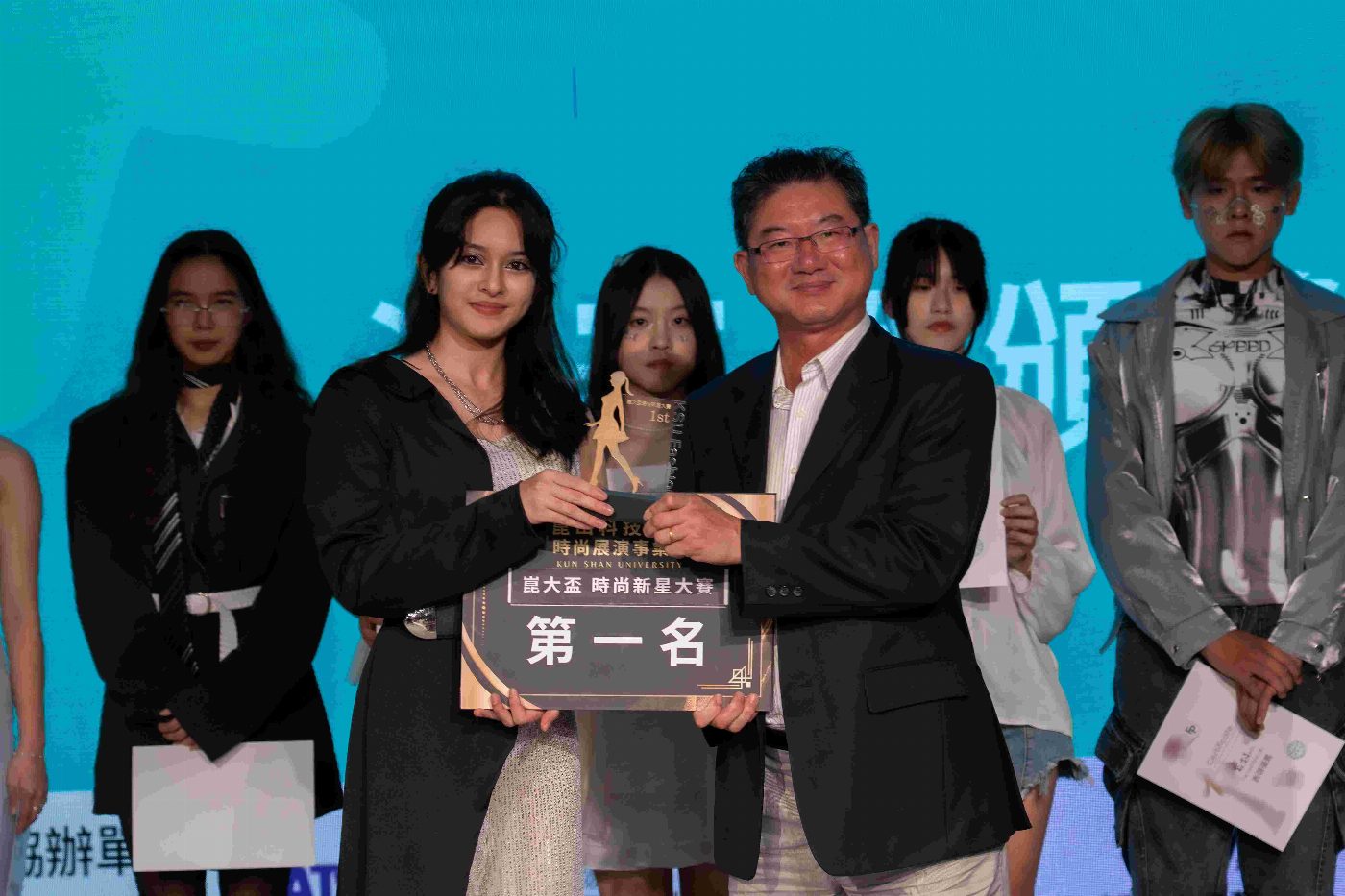 「崑大盃時尚新星大賽」激發青春光彩 實戰舞台點亮學子星途