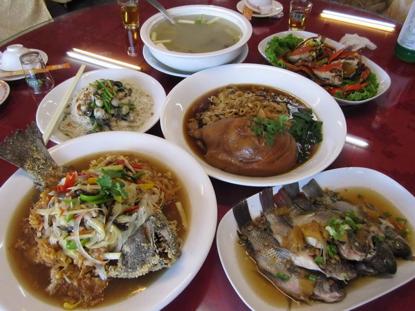 東香台菜海產餐「總鋪師」廚藝精湛，愛心更不後人