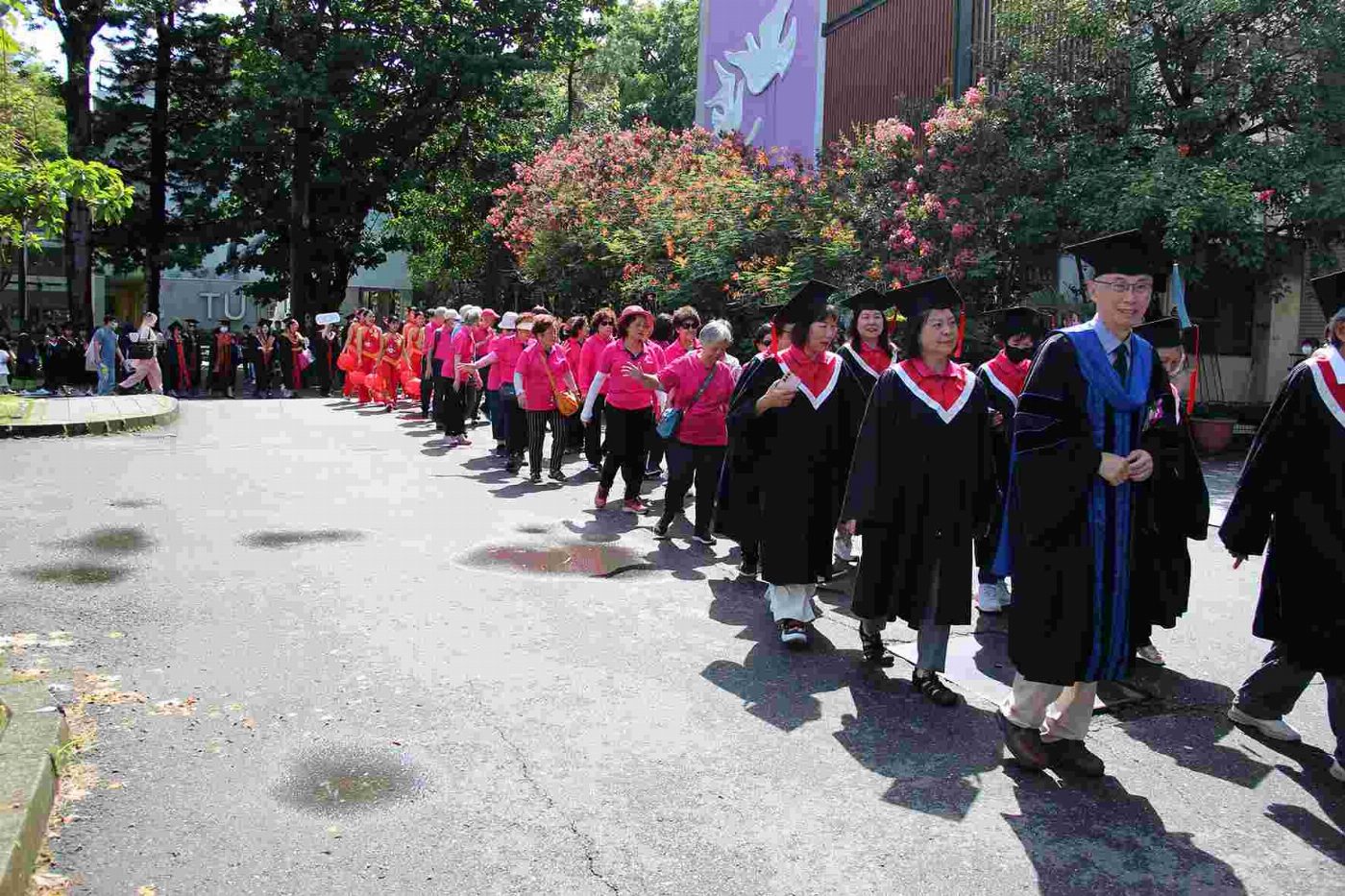 台南應用科技大學6月14日舉行114級畢業典禮各學制畢業生在師長學弟妹祝福下歡喜畢業