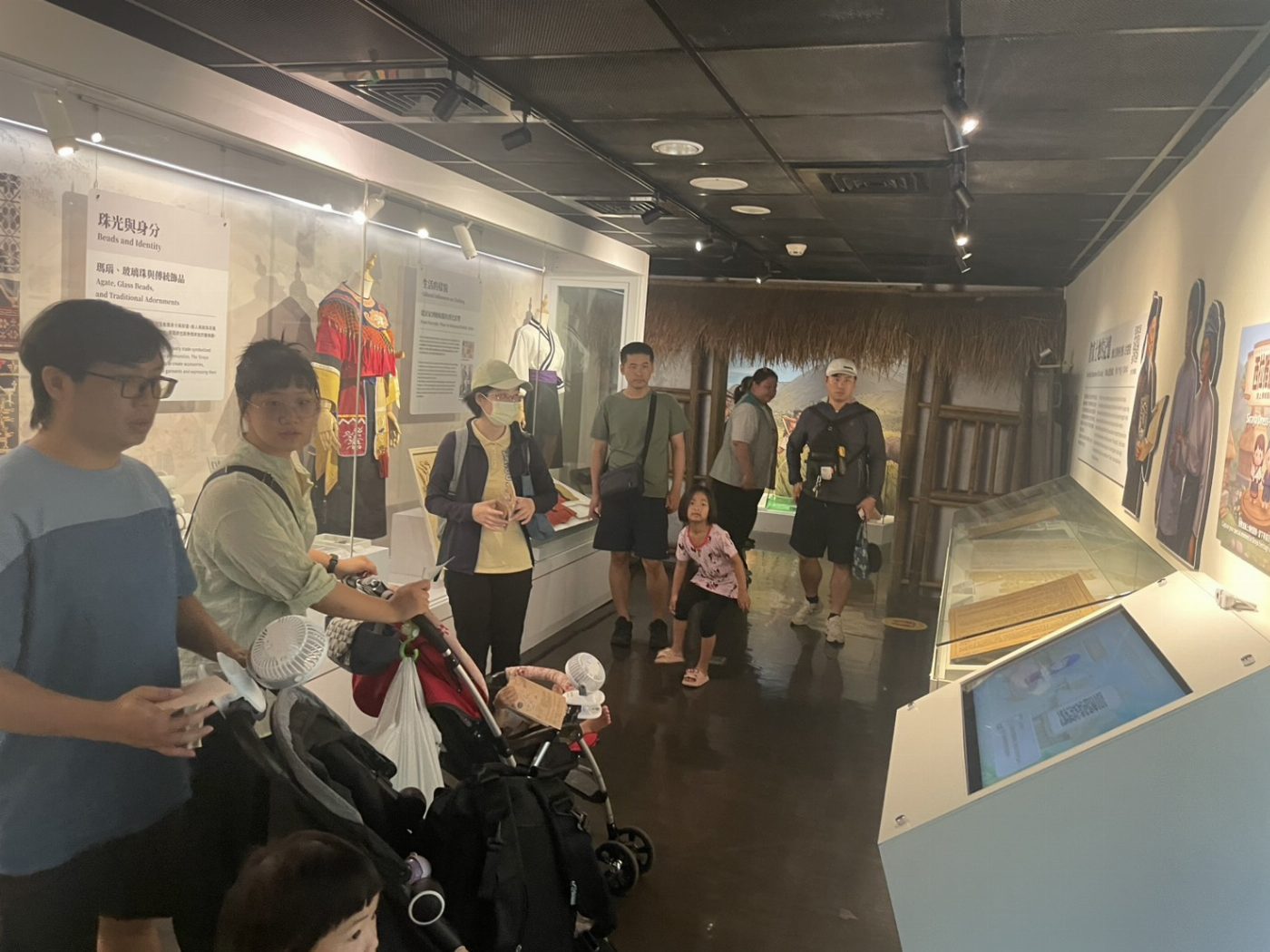 穿上西拉雅服飾當主角！ 左鎮故事館重新開館 「共織左鎮古往今來」 百年平埔嫁衣首度亮相