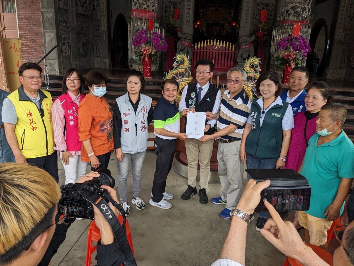 反對在佳里都市計劃區內設置受水池！自救會會長黃維明向立委郭國文呈遞陳情書