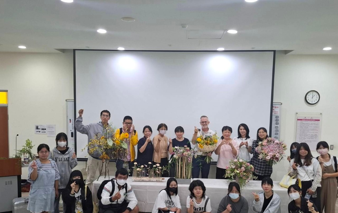 「法式花藝的奧妙之美」國際交流研習  法國花藝大師 CLAUDE COSSEC 帶您領略法式藝術之美