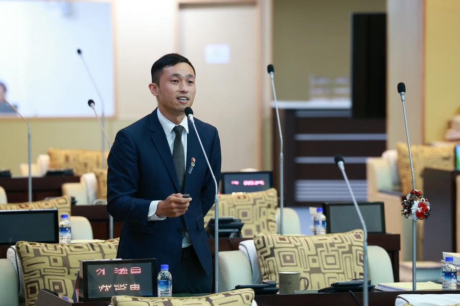 沈震東議員要求市府在城市快速發展下，提前做好交通、文化與公共服務整備，避免市政建設淪為頭痛醫頭、腳痛醫腳