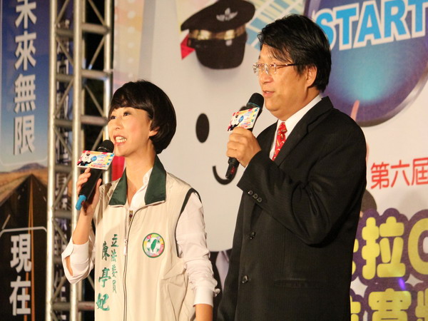 大台南數位寬頻新生活， 市長議長見證