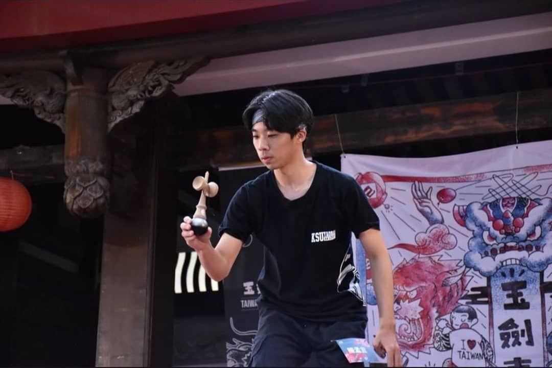 崑大環工碩士生陳孟言致力守護河川 還是劍玉高手