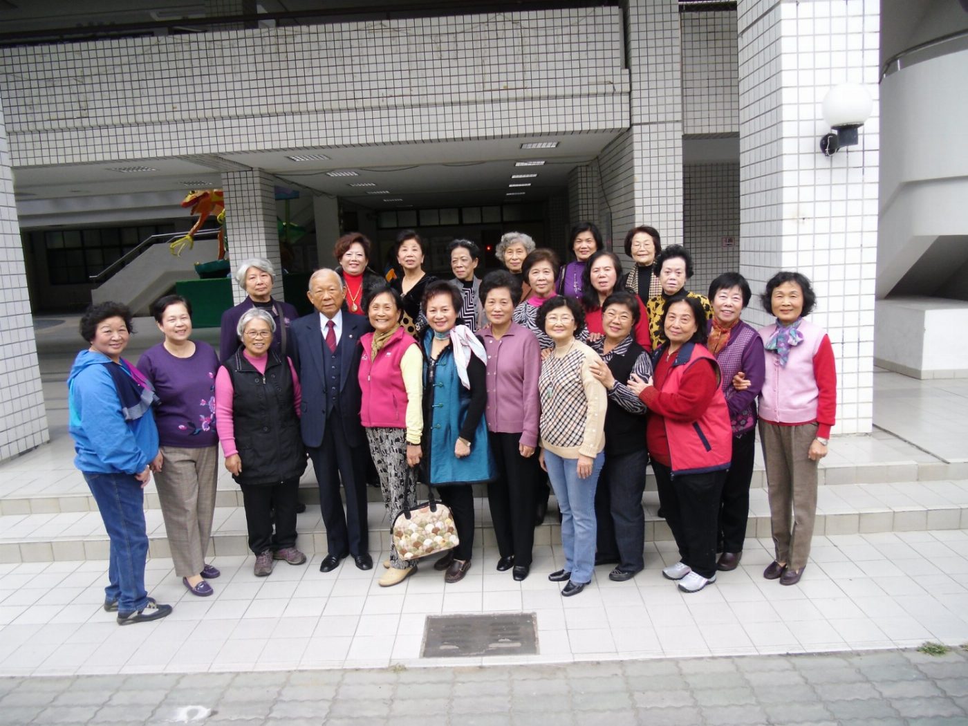 光華女中52年生  13日回母校第1次集會