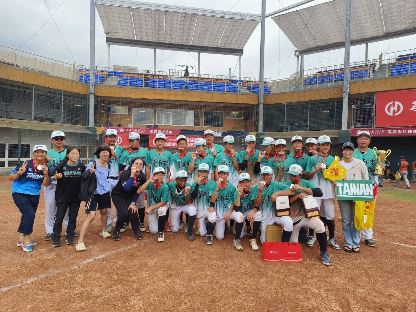 臺南市青少棒代表聯隊勇奪亞軍 繼續為台南棒球爭光
