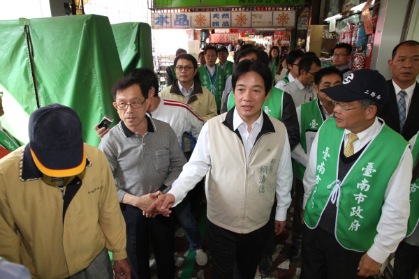 賴市長視察騎樓暢通計畫示範區 籲請市民配合支持