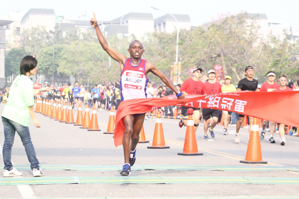 眾神加持-神氣開跑 臺南古都國際馬拉松　名勝古蹟跑透透