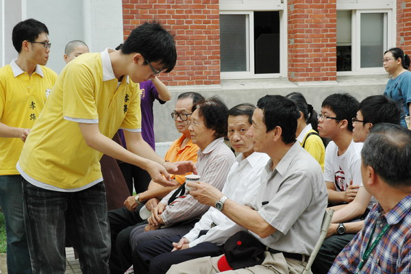世界地球日  南大奉茶"皂"福