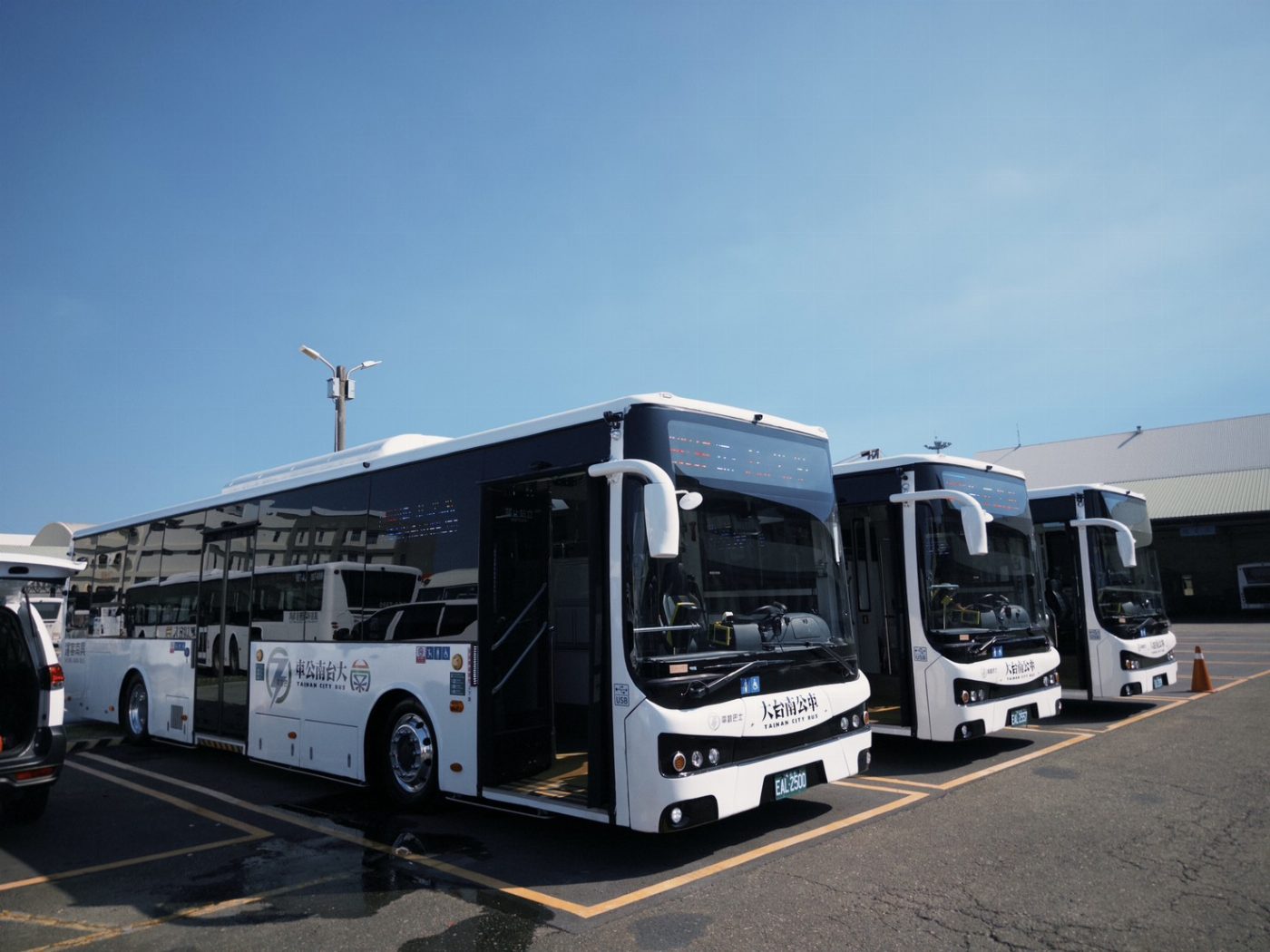 大臺南公車再添3輛電動公車 投入藍支線服務