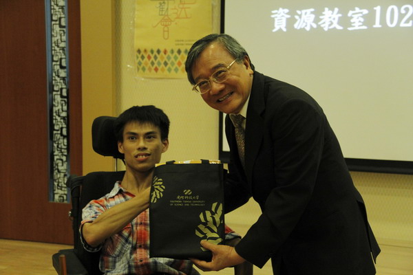 南臺科大舉辦身障生畢業歡送會 現場溫馨感人