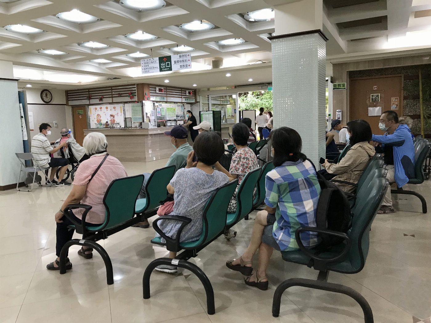 臺南高齡長者首波COVID-19疫苗施打   胸腔病院正式開跑