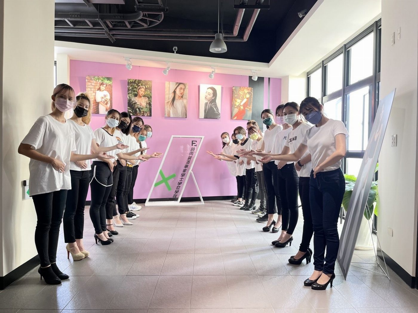 崑山科大時尚學程新生美姿美儀預習 培養儀態之美