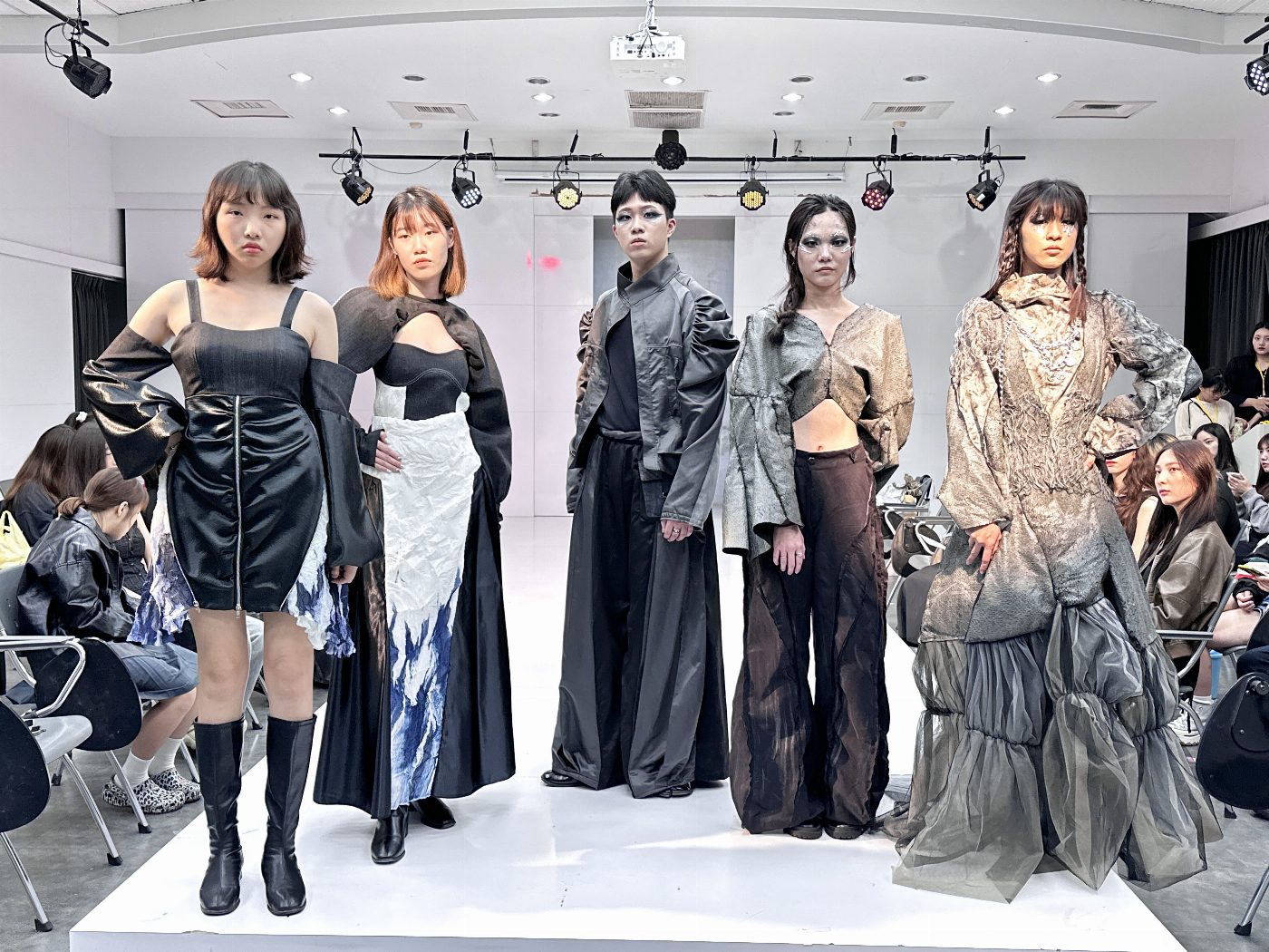 114級南應大服飾設計管理系畢業服裝動態展演