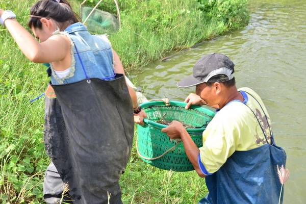崑山科大公廣系「Do Job」前進篤加  扮DJ主持「篤加逗陣行」