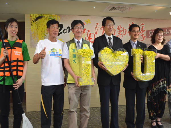 2014台南阿勃勒花季活動 5 月17至6 月15日展開