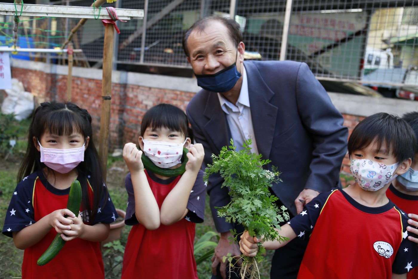 南臺科技大學老幼共學 傳承農耕智慧與生命教育