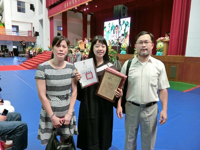 在地栽培在地光榮 遠東科大餐管林欣獲市長獎