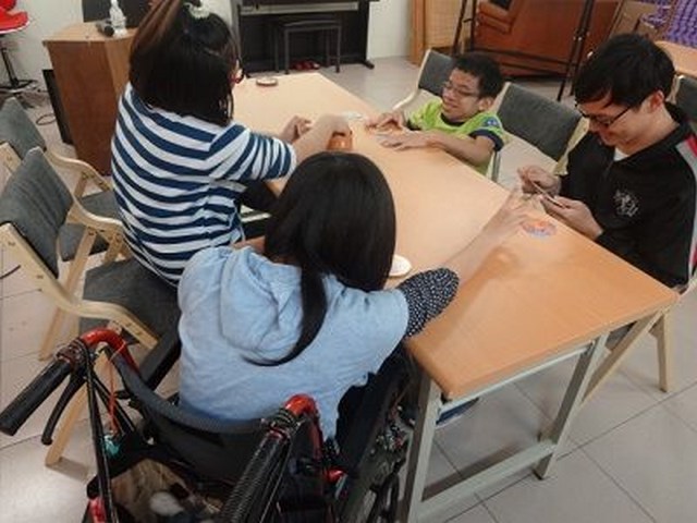 遠東科大資源生 相互扶持情意深