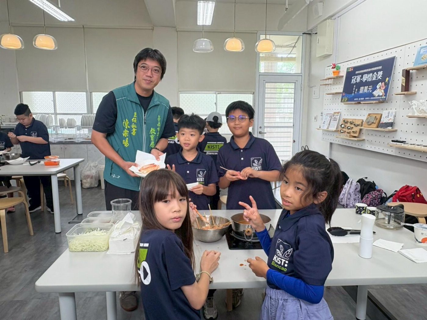 從養殖到餐桌體驗「蝦趣滿滿」!南市食農教育遊學地圖校際體驗營熱鬧登場