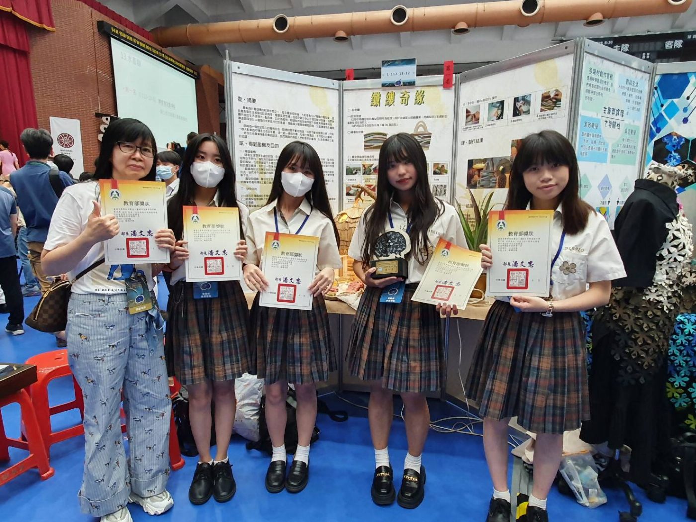 關廟鳳梨化身織材 光華高中「纖縷奇緣」脫穎而出奪第一
