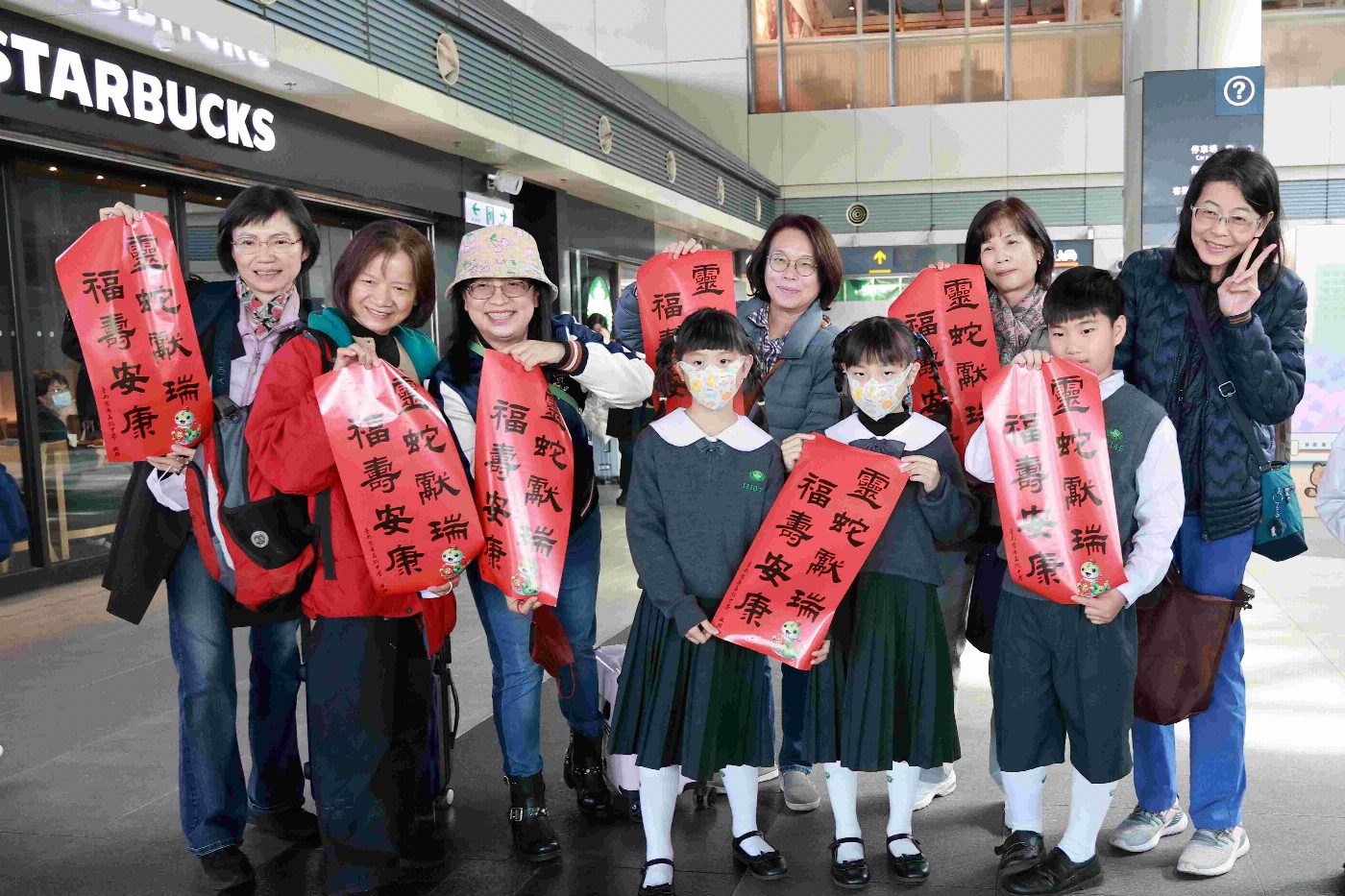 臺南慈小快閃高鐵 音樂送暖迎蛇年