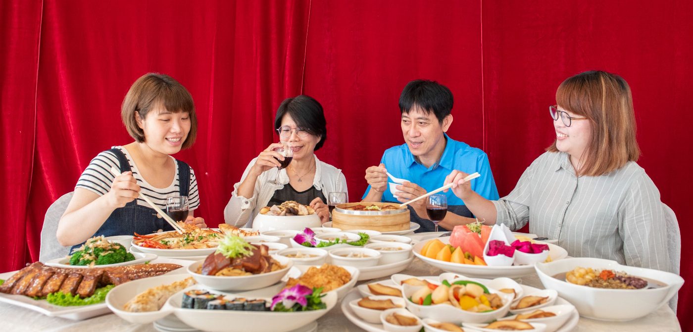 台南大飯店歐式自助餐、中式桌宴讓你4月連假爽嗑龍蝦溫馨團聚