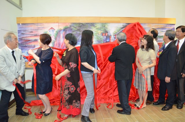 臺南文創園區兩周年 推出全國最大飛針繡新臺南八景屏風