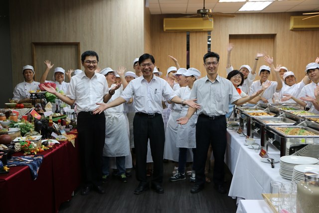 我出師了！中華醫事科技大學早午餐烹調培訓班結訓展現多元套餐組合