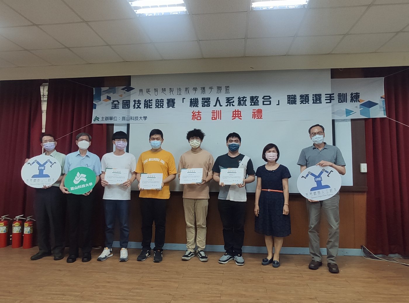 崑大機器人系展現蓬勃教學能量 協助高中職校「職類選手訓練」