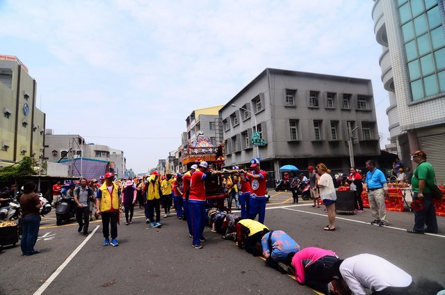 台南市學甲慈濟宮上白礁謁祖尋根大祭典熱鬧登場吸引數萬進香人潮熱情參與