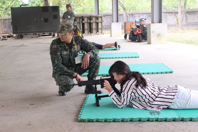 南大舉辦全民國防「陸軍8軍團54工兵群」體驗之旅