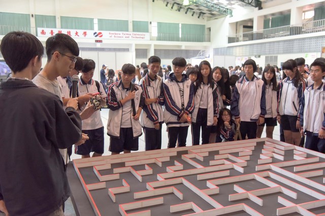 南臺科技大學「2018高教深耕計畫成果展」攜手高中職共享研發成果 體驗「務實致用」的技職教育