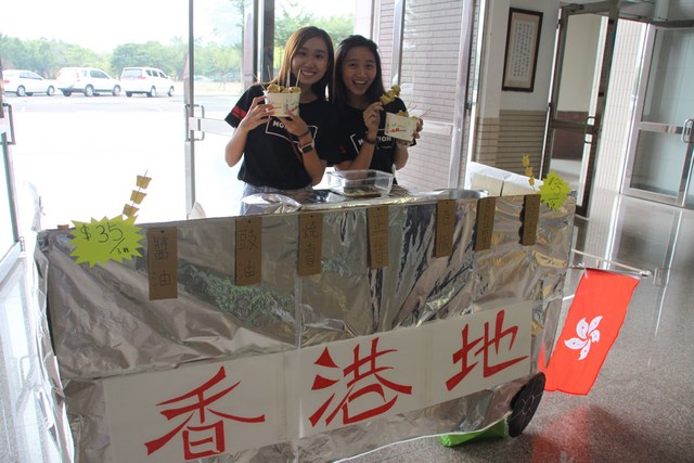 台首大國際文化節學生異國美食吸睛
