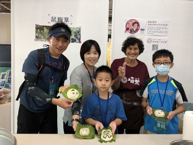 崑山科大公廣系「崎」聚龍崎 親子下鄉體驗農村生活