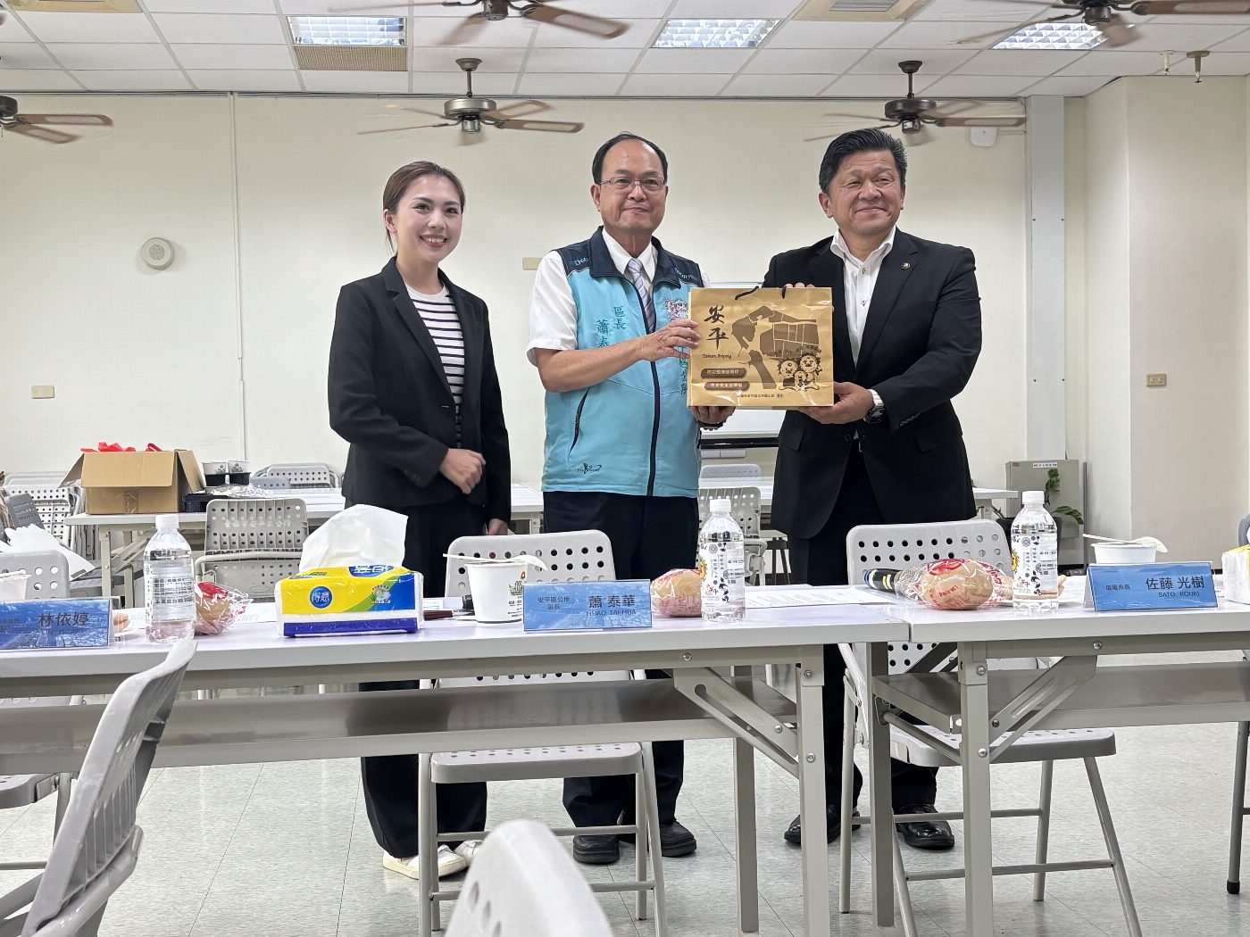 台日港灣城市深化交流，日本宮城縣塩竈市訪團拜會安平區公所，共商友好交流協定與教育合作