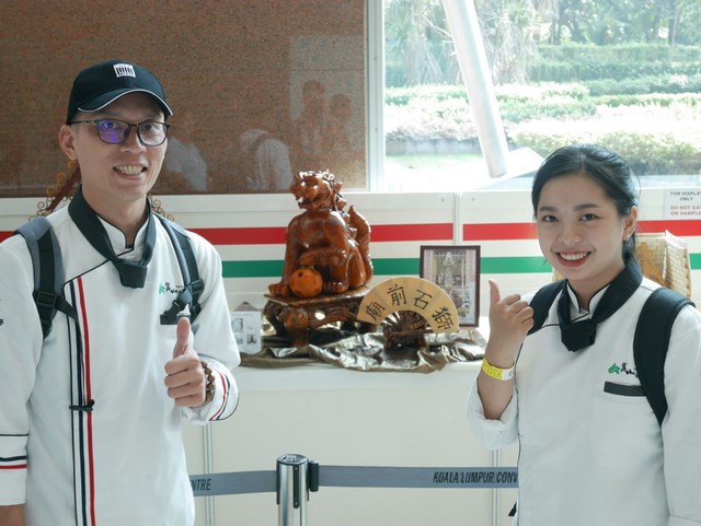崑山科大餐飲系赴大馬廚藝挑戰賽奪2銀1銅 夏日回憶、廟前石獅受青睞