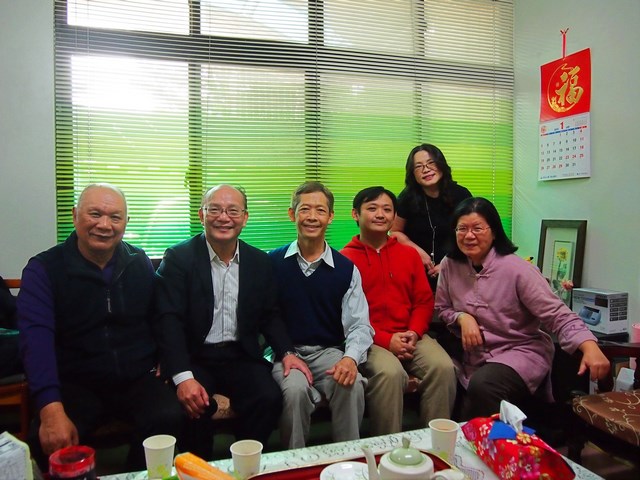 南大賀歲迎新年～黃宗顯校長向退休同仁賀新春