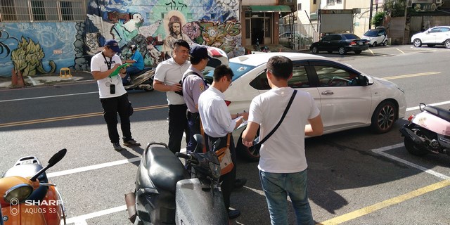 白牌車易成防疫漏洞 個人違規營業載客收費被查獲最高處罰鍰50萬元