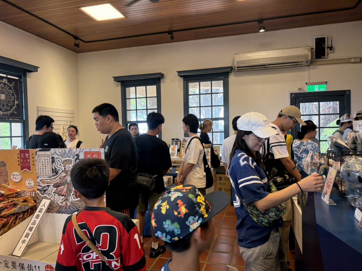 人潮湧動！中秋連假帶動臺南觀光業，老城韻味與現代活力並肩綻放