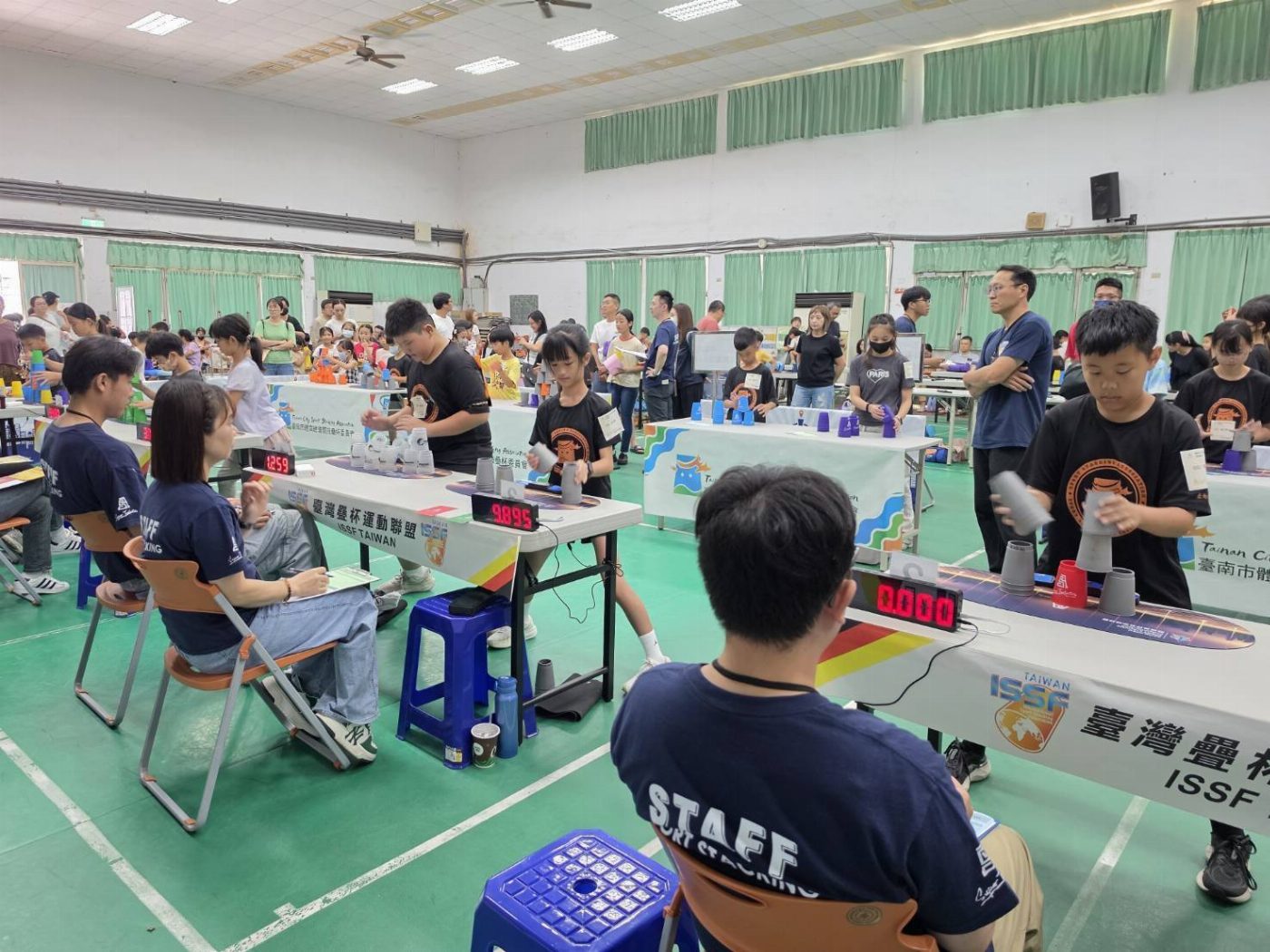 市長盃競技疊杯錦標賽啟動 學生展現運動才華