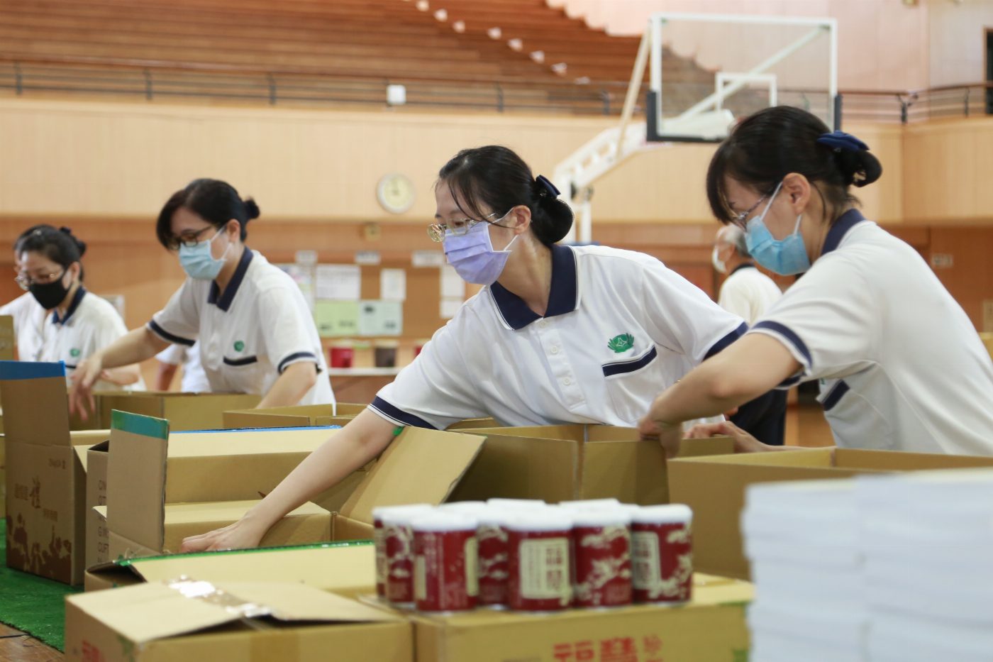 慈濟裝箱愛心物資照顧5880戶弱勢孩童 建立孩子健康蔬食觀念