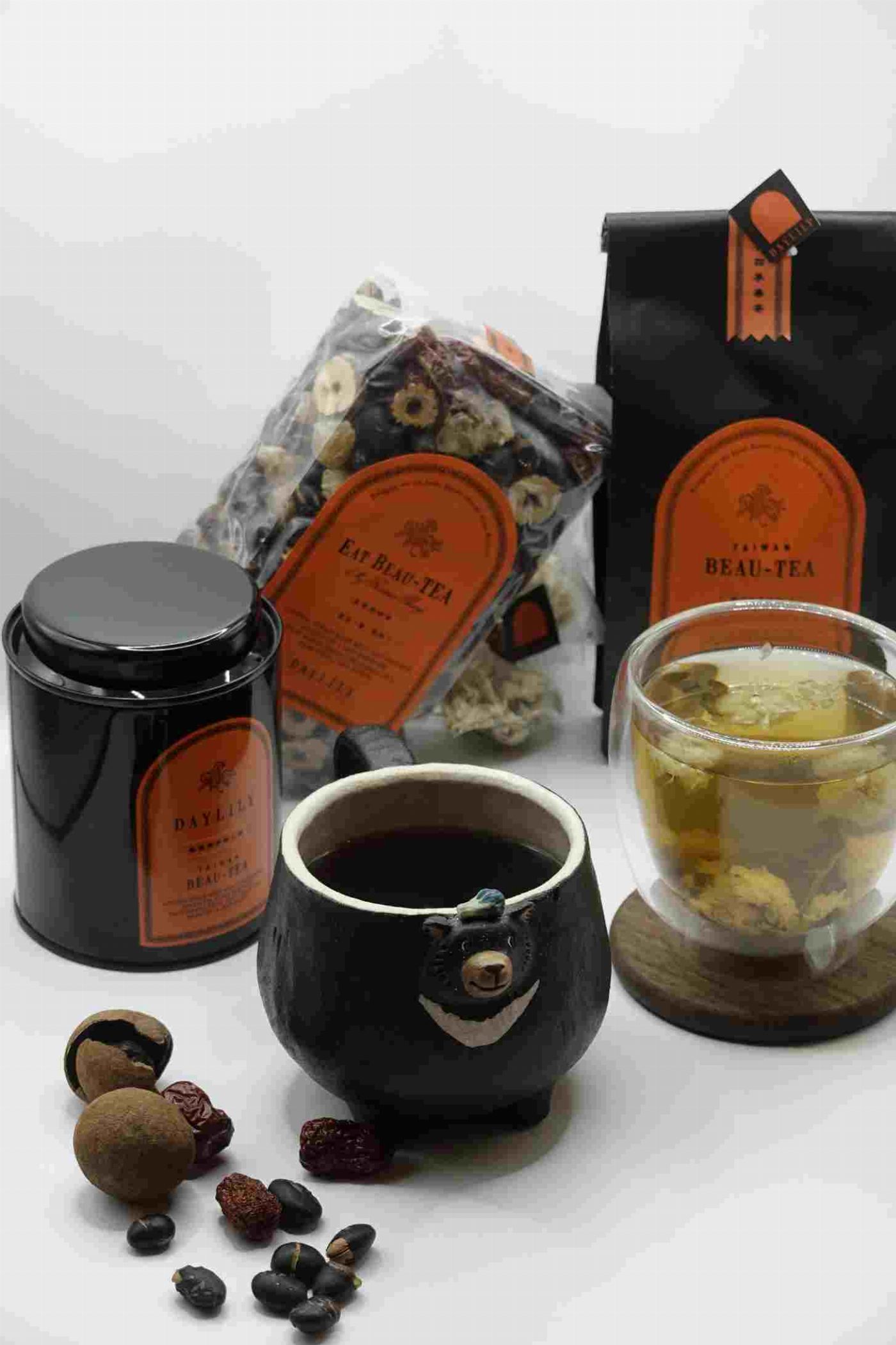 米其林推薦餐廳「毛蔬 亞洲蔬食」攜手台日漢方茶品牌 DAYLILY  推出冬季限定新作，演繹當代蔬食的冬補哲學  以蔬食料理呈現亞洲創意飲食文化溫潤底蘊  南臺灣最強蔬食跨界合作日本漢方茶品牌