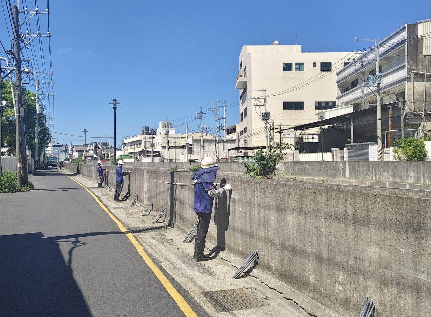 積極備戰巴威颱風來襲 三爺溪堤防於今（4）日緊急加高工程動工